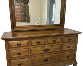Dresser With Mirror