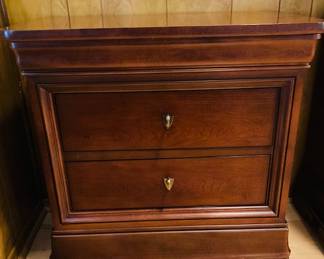 Thomasville Impressions Bedroom Set. 4 Piece. Nightstand.