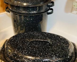 Speckled Enameled Cookware.