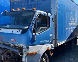 474 Mitsubishi Truck and box