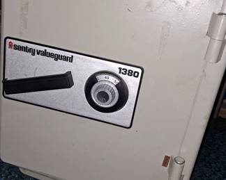 Sentry Valueguard #1380 Safe