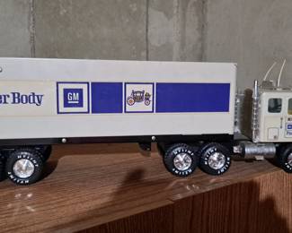 Fisher Body GM Trailer & Semi Miniature Model