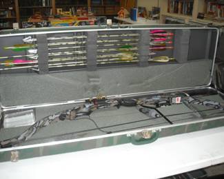Ben Pearson Hunting Bow & arrows in fitted case
