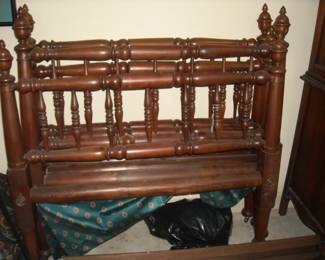 Nice pair of vintage Twin Beds, rails and bedding.