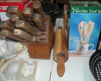 Vintage Chicago Cutlery set with block