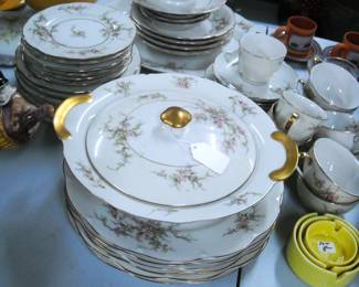 Theodore Haviland. Pattern: Rosalinde