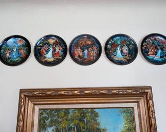 Decorative plates are everywhere!