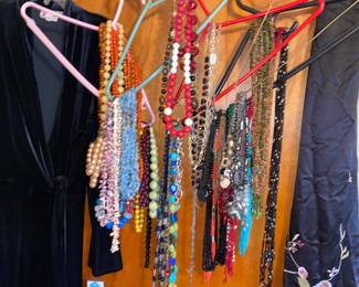 Assorted jewelry