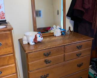 Short chest of drawers and mirror
