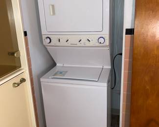 Stacking washer and dryer