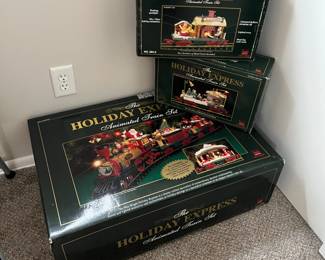 Holiday expo animated train set.