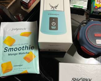 Blendjet smoothie maker.