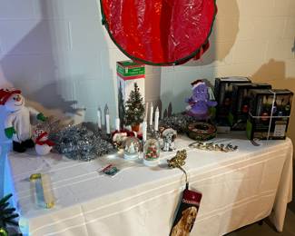 More holiday decorations.