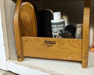 Esquire footman deluxe shoe polish kit.
