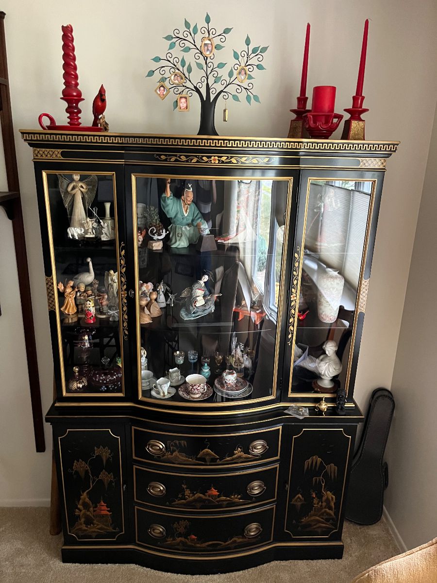 Black Lacquer bowed glass front with lower side doors and drawers hutch.