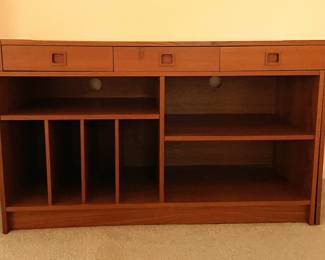 Mid-century Modern storage space, bedroom set