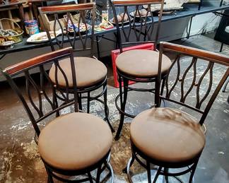 Set of 4 bar stools.