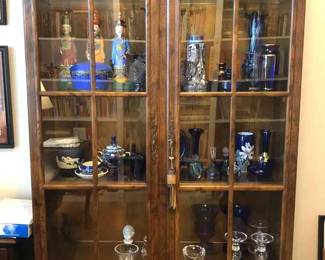 Henredon Lighted Glass Display Cabinet