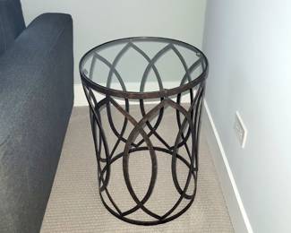 Accent table