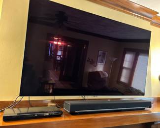 LG OLED 65” smart TV
Sonia soundbar
