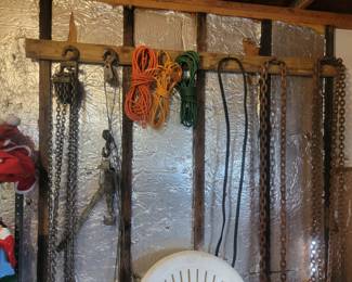 Log chains and Hoist