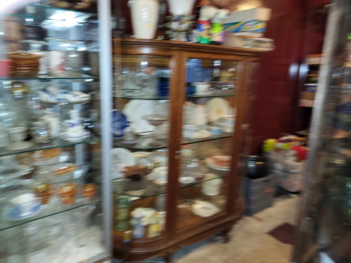 Entire Content of Closing Antique Store starts on 10/8/2023