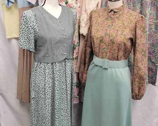 003 Leslie Fay Green And Mauve Dress Sz 8, Karen Stevens Petite Sz 8 Dress, Kenny Classics Purple And White Dress No Size ,Bryn Connelly Petite, Cashet No Size Jacket And Skirt And More 