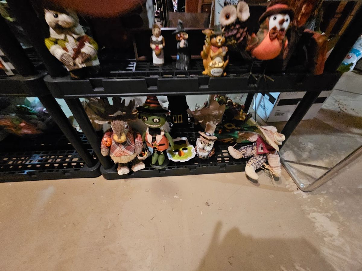 Beaver Dam Estate Holiday, Yard art, Vintage,... starts on 10/26/2023