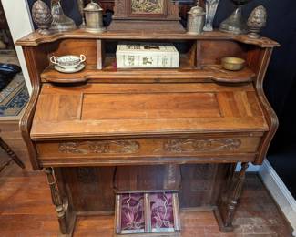 Pump Organ