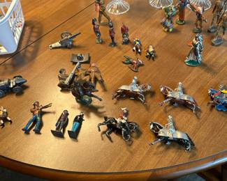 Lots of vintage lead soldiers,  convoys Indians 