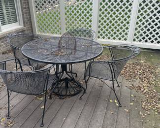 Table one with umbrella stand 