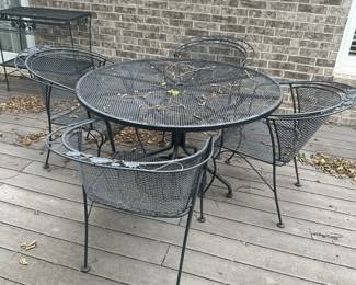 Table 2 with umbrella stand 