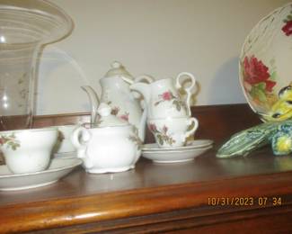 Moss Rose tea set