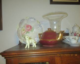 Hull teapot and Antique bowls