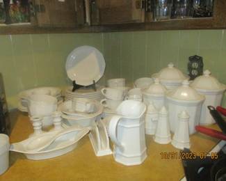 Pfaltzgraff Heritage White dinnerware