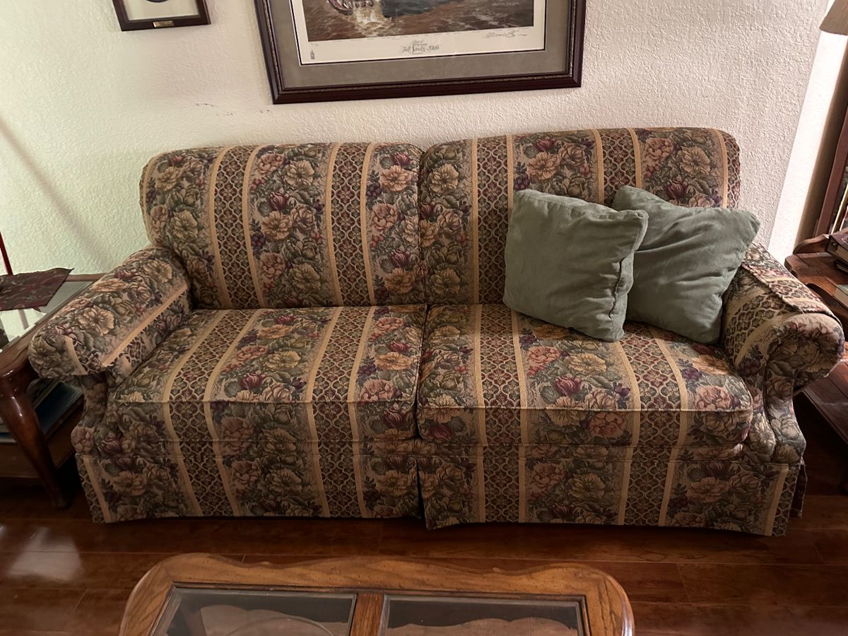 More Splendid Estate Sale in Ocala, FL starts on 11/9/2023