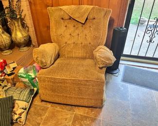 RECLINER CHAIR