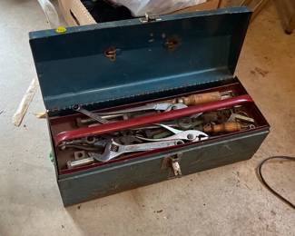 TOOLBOX WITH CONTENTS
