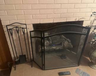 FIREPLACE TOOLS AND SCREEN
 
