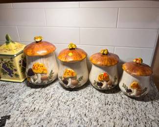 MUSHROOM CANISTER SET