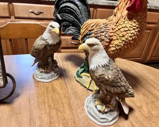 ROOSTER DECOR AND EAGLES