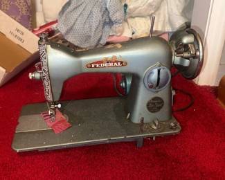VINTAGE FEDERAL SEWING MACHINE