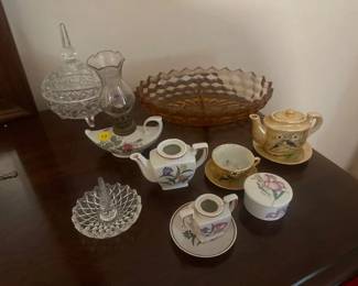  LOT OF VARIOUS TRINKETS