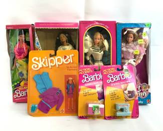 RIHI205 Vintage Barbie Collectables Island Fun Barbie named Miko, special edition Native American Barbie, Western Barbie, with some Barbie accessories. All in original boxes. Boxes do have some wear to them and some discoloration. Also a The Heart Family 'Mom & Baby' collection, box has wear and was open on top, looks to have all the pieces. A Skipper So Active Fashion outfit with original box.
