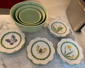 another pic of the Vietri , mixing bowls are Mikasa