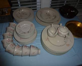 MIKASA DINNERWARE "CLASSIC ELEGANCE: