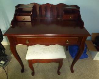 BOMBAY CO. MAHOGANY WRITING DESK & SEAT
