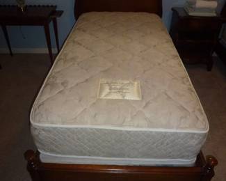 MORGANTON MAHOGANY TWIN BED  