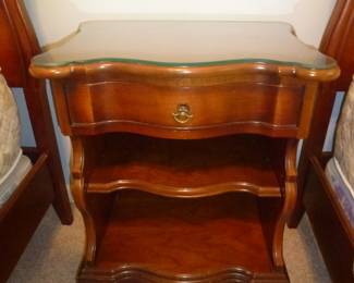 MORGANTON FURNITURE MAHOGANY NIGHT STAND