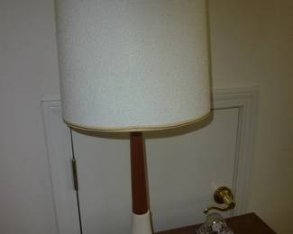 MID CENTURY MODERN TABLE LAMP
